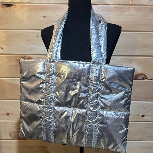Bath And Body Works Black Friday 2024 Silver Puffy Tote - Picture 1 of 6
